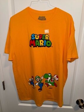 Nintendo Yellow Super Mario Character Tee - Size XL